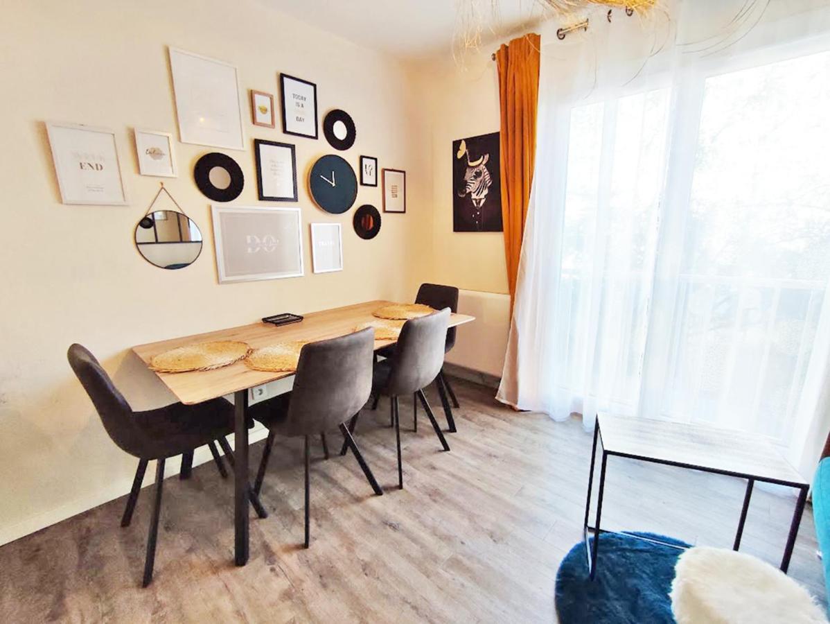 L'Escampette, Duplex T3, Centre Luchon, Wifi, Casier A Skis, 4 Personnes Bagnères-de-Luchon Exterior foto
